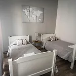 Gæstehus Casa De Isaias 2*