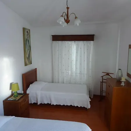 Guest house Casa De Isaias 2*