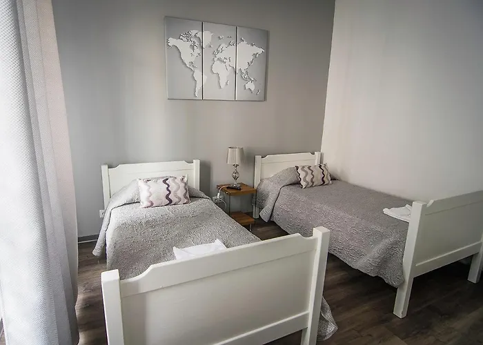 ゲストハウス Casa De Isaias 2*